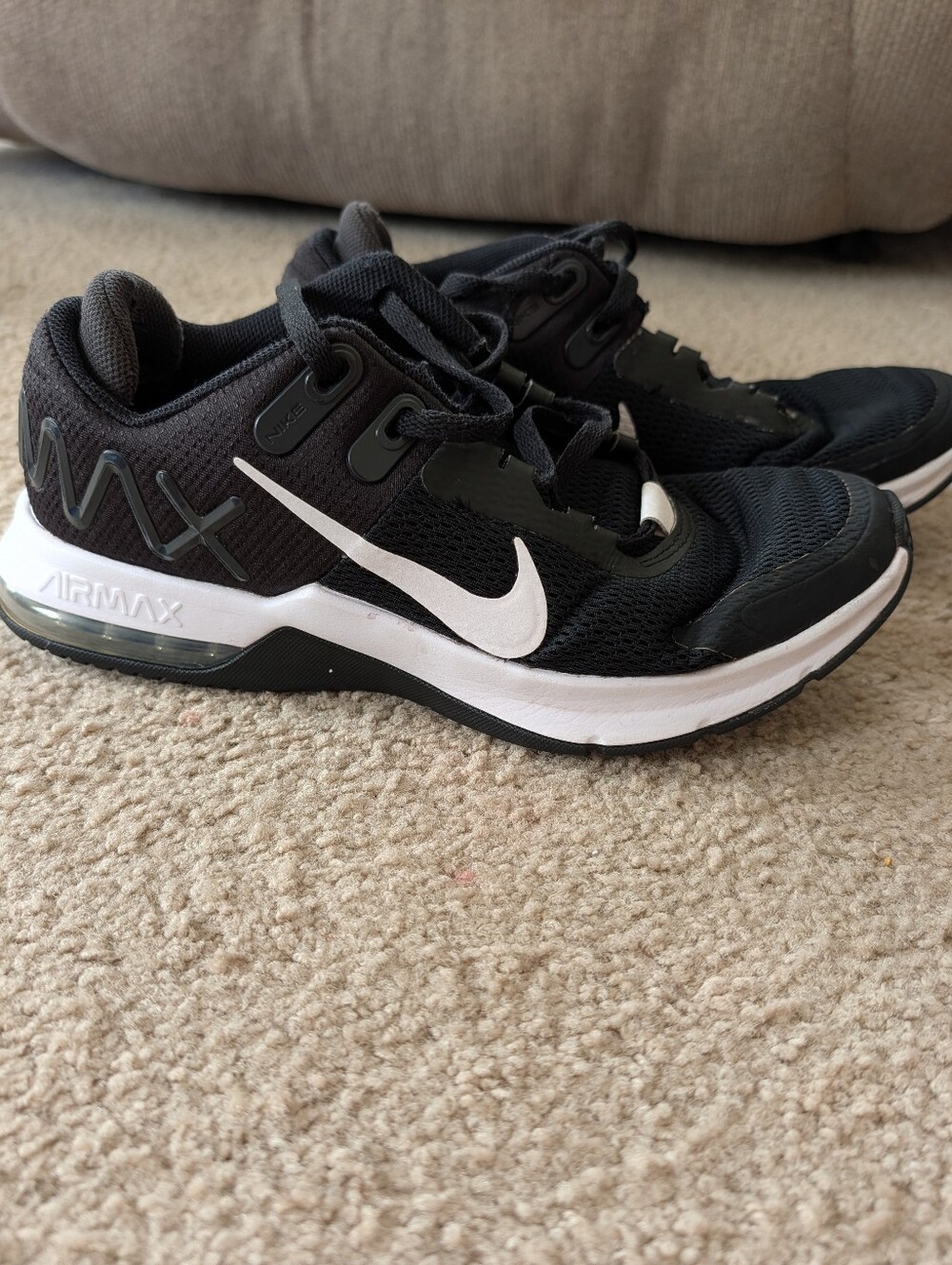 Nike Air Max Men’s Black & White Training Shoes